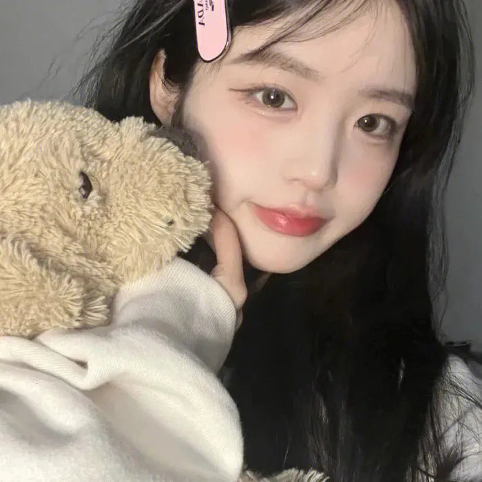 九顶假发的女孩